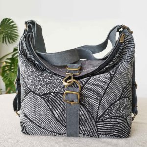 Bolso Hobo Convertible en Mochila con Estampado Rústico en Gris